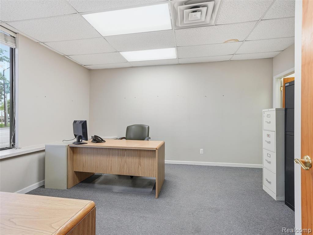 832 W 11 Mile Road, Madison Heights, MI 48071 — Photo 24