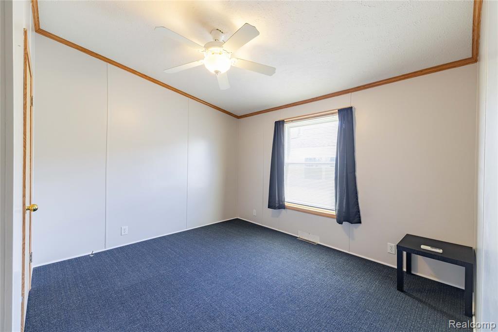 11160 Chestnut Run Court, South Lyon, MI 48178 — Photo 19