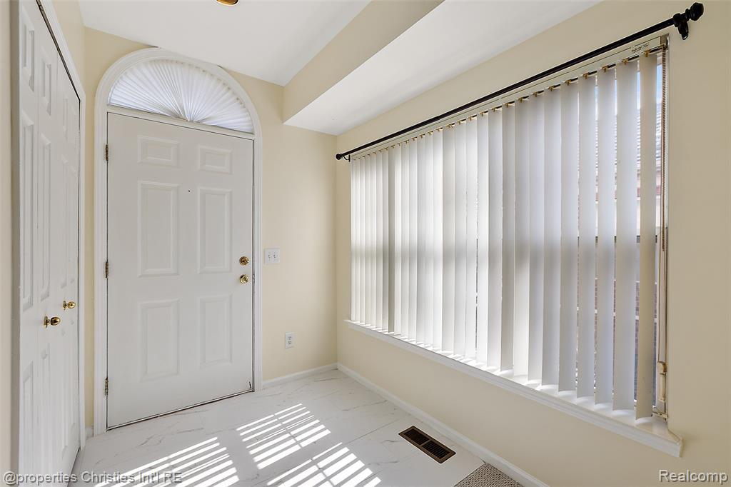1830 Campau Farms Circle, 123, Detroit, MI 48207 — Photo 3