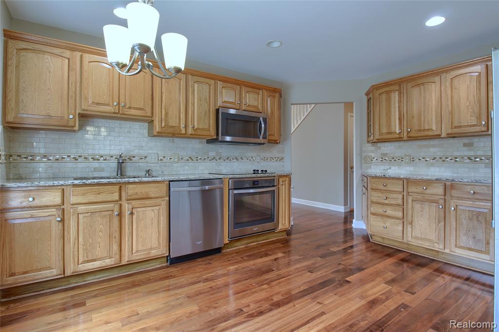 505 Willow Drive, 26, South Lyon, MI 48178 — Photo 8