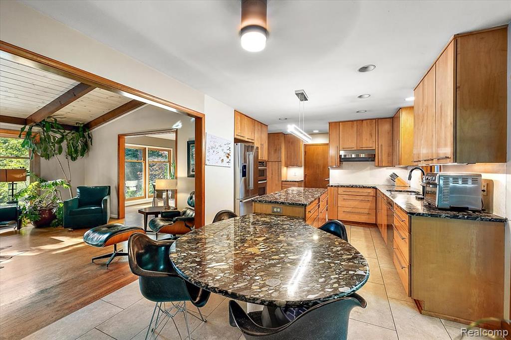7315 Lindenmere Drive, Bloomfield Hills, MI 48301 — Photo 11