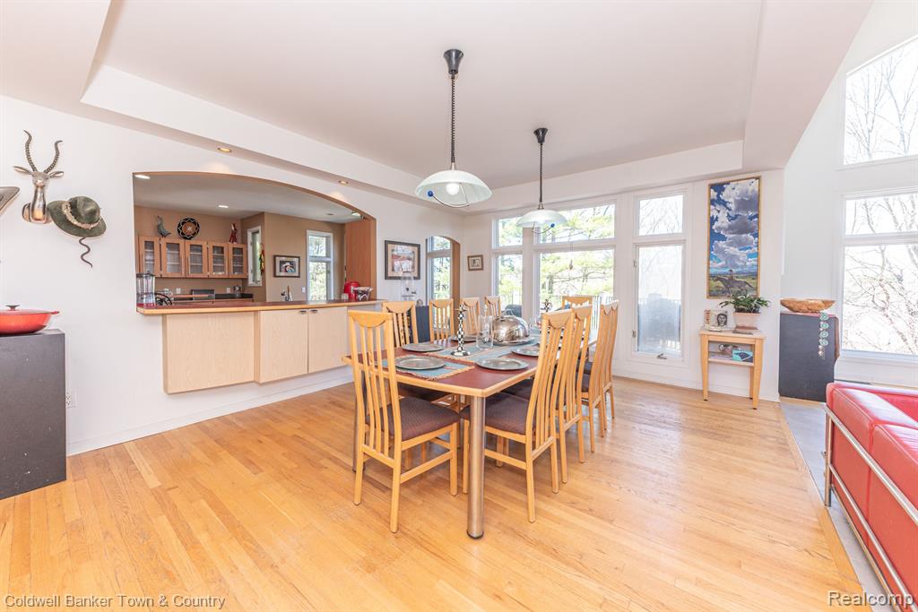 9945 ROLLING GREENS Drive, Pinckney, MI 48169 — Photo 17