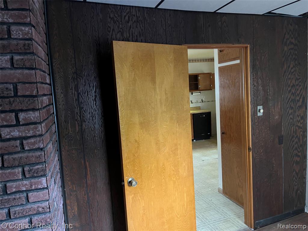 1124 Pine Street, Port Huron, MI 48060 — Photo 10