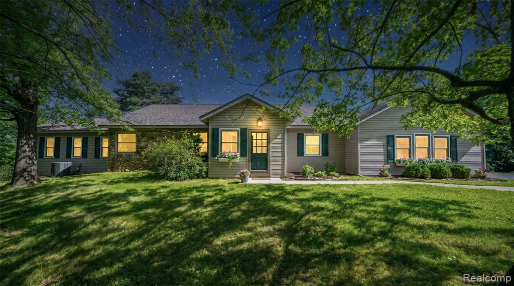 5370 Whipple Lake Road, Clarkston, MI 48348 — Photo 2