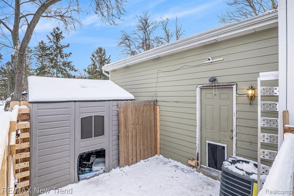 7135 CAPRI Drive, White Lake, MI 48383 — Photo 36
