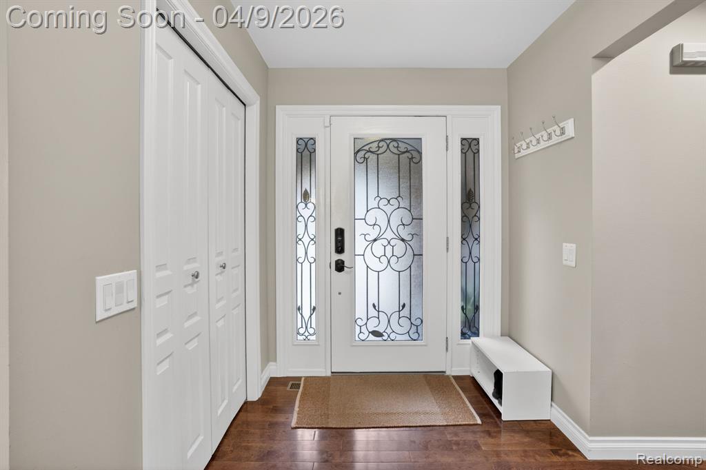 341 Ridgewood Road, Rochester, MI 48306 — Photo 9
