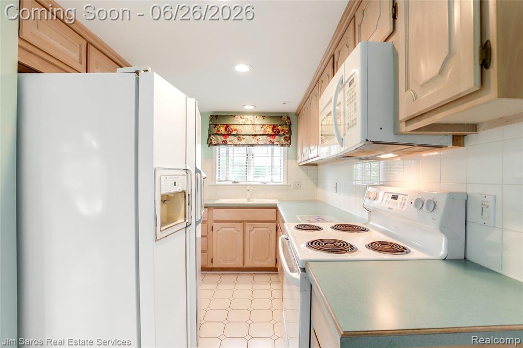 764 Harcourt Road, Grosse Pointe Park, MI 48230 — Photo 31