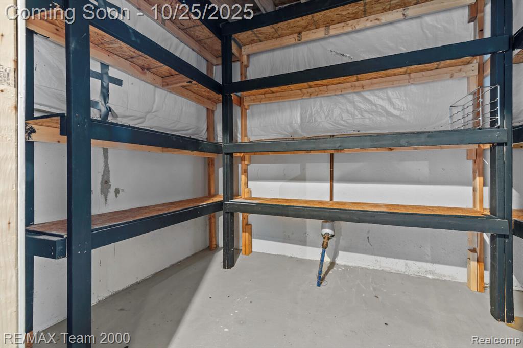 19712 Uroda Street, Brownstown, MI — Photo 32