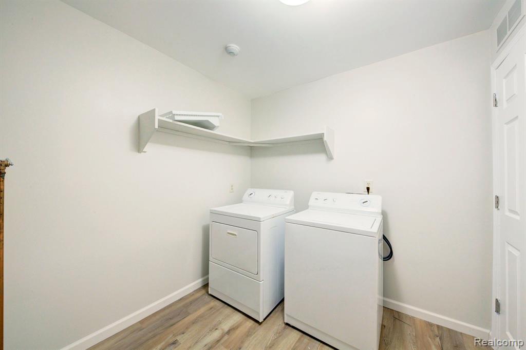 42489 Lilley Pointe Drive, Canton, MI 48187 — Photo 22