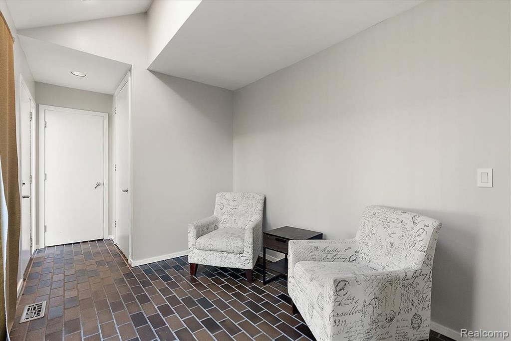 3830 Columbia Drive, Bloomfield Hills, MI 48302 — Photo 28