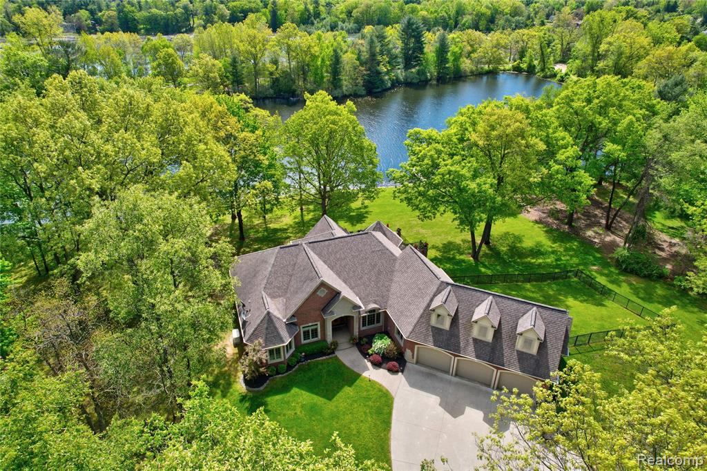 3074 POND Road, Leonard, MI 48367 — Photo 46