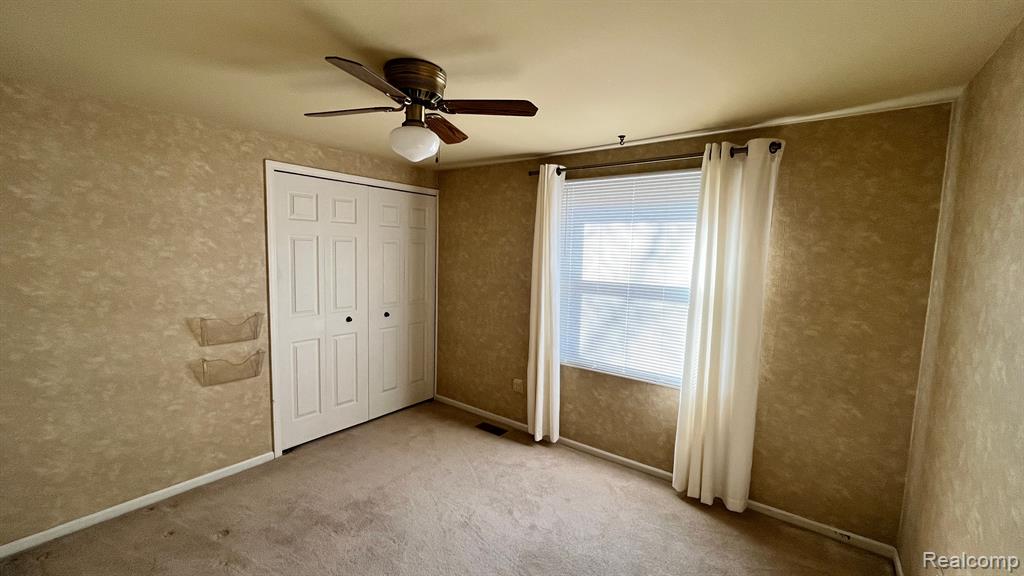 5725 FOLKSTONE Drive, Troy, MI 48085 — Photo 12