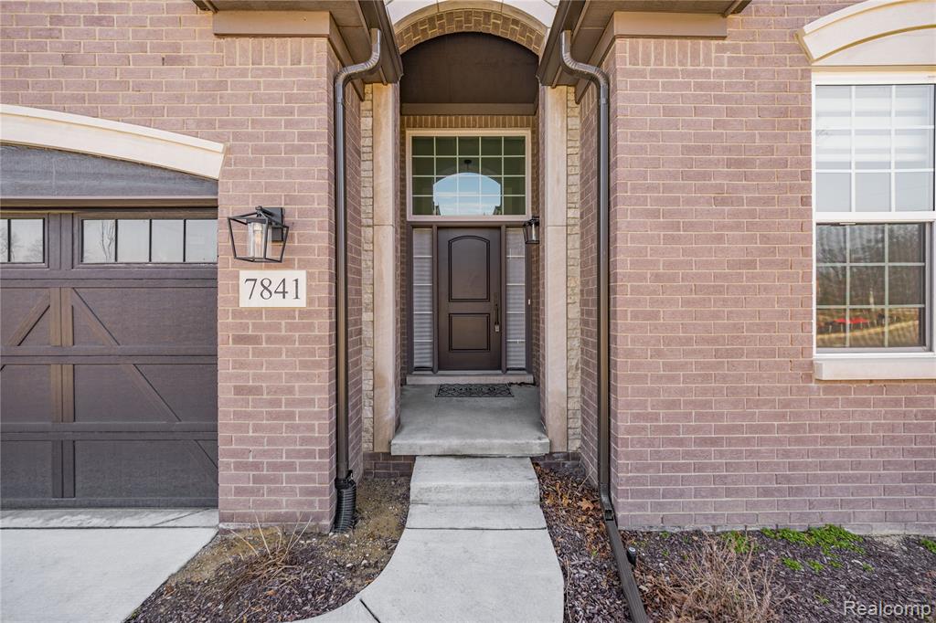 7841 Trailside Court, West Bloomfield, MI 48323 — Photo 6