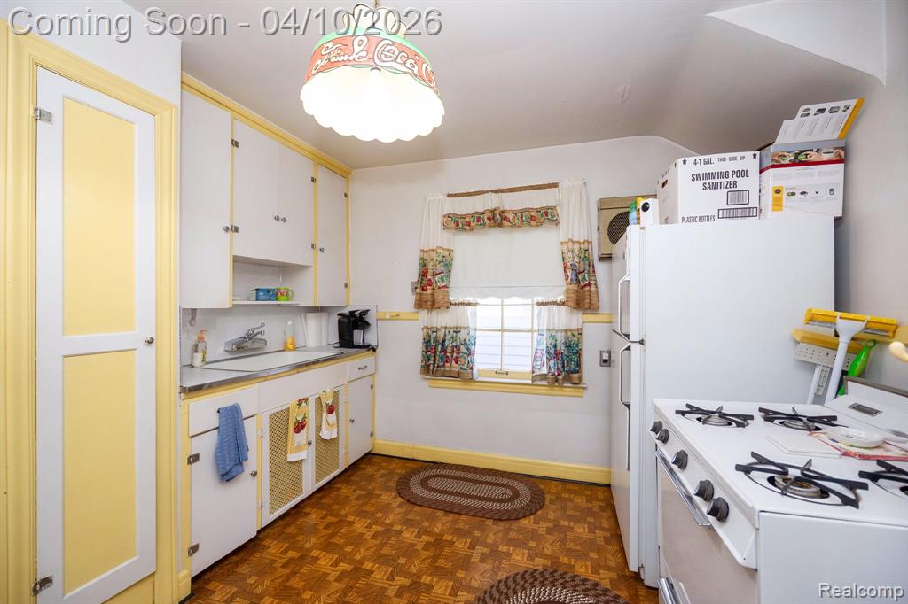 344 Oak Street, Wyandotte, MI 48192 — Photo 31