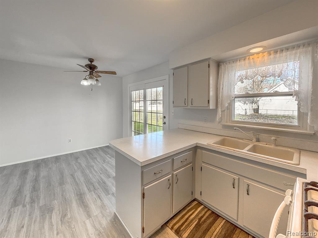 5171 OAKVIEW Drive, Swartz Creek, MI 48473 — Photo 8