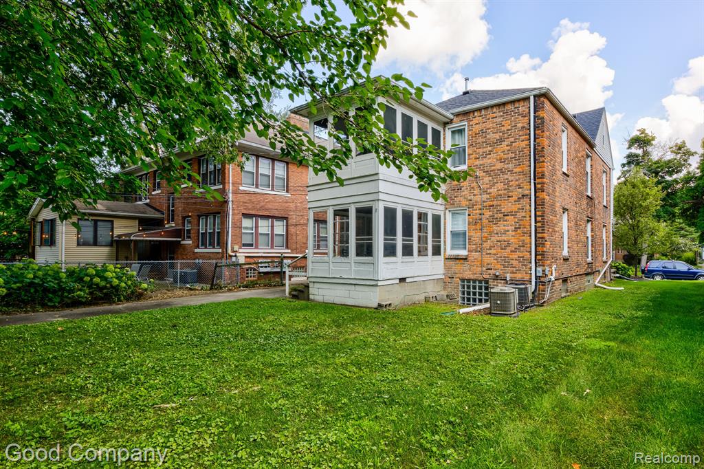 555 W BRECKENRIDGE Street, Ferndale, MI 48220 — Photo 62