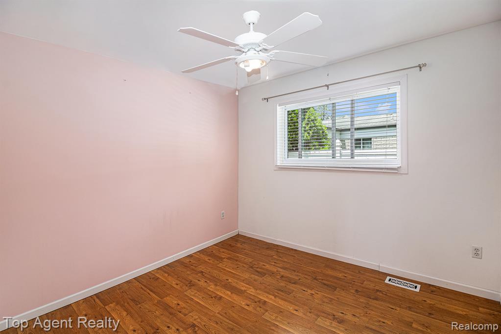 43954 McLean Drive, Sterling Heights, MI 48313 — Photo 17