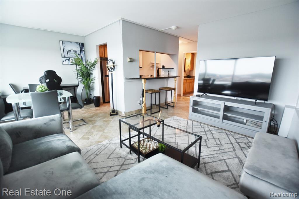 555 E WILLIAM Street, 15J, Ann Arbor, MI 48104 — Photo 3