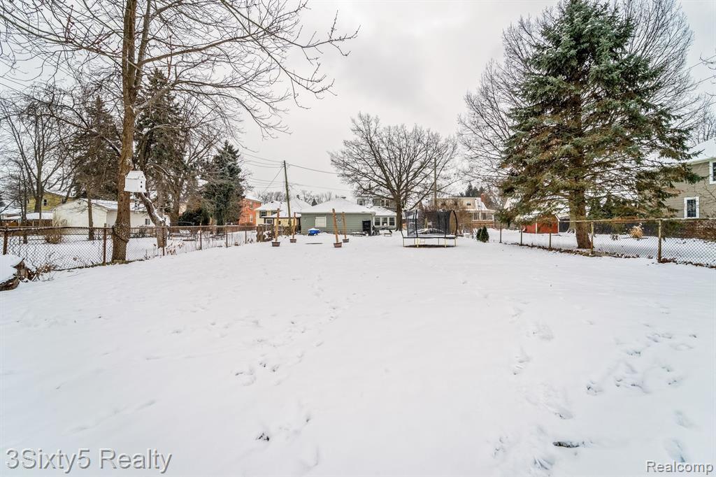 744 RIVERBANK Street, Wyandotte, MI 48192 — Photo 51