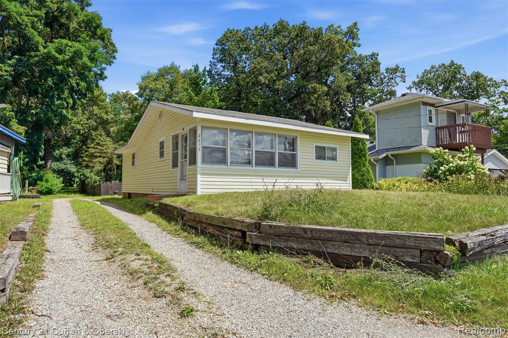 2613 Bartlett Road, Pleasant Lake, MI 49272