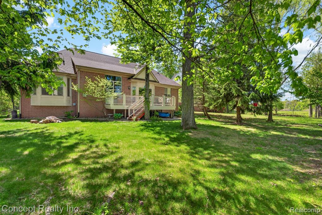 42392 White Hart Boulevard, Canton, MI 48188 — Photo 41