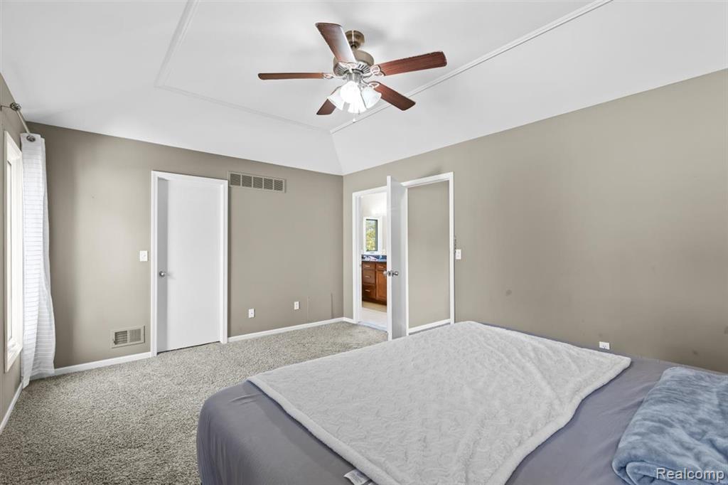 44808 Rivergate Drive, Clinton Twp, MI 48038 — Photo 23