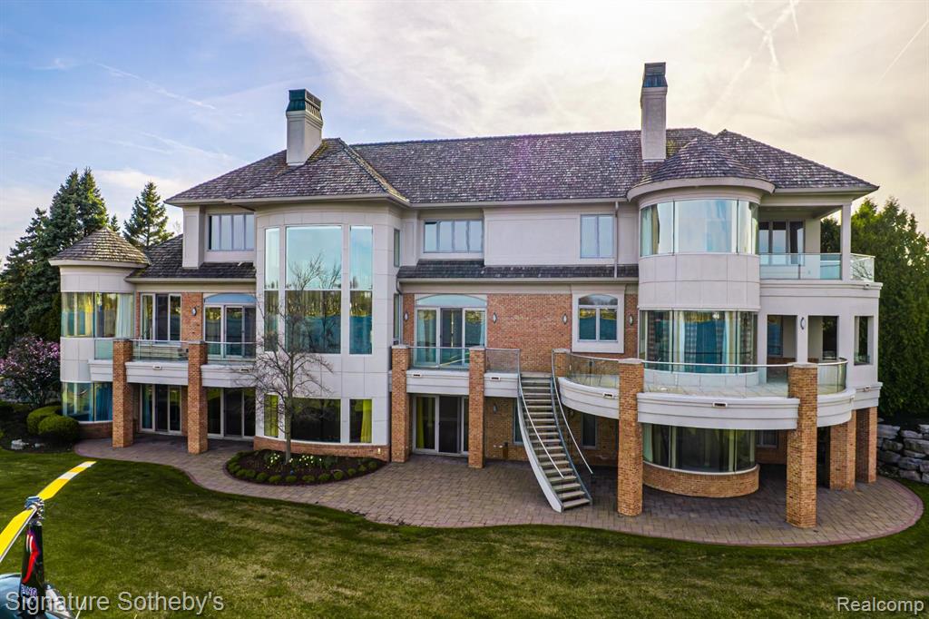 82 CHATEAUX DU LAC, Fenton, MI 48430 — Photo 60