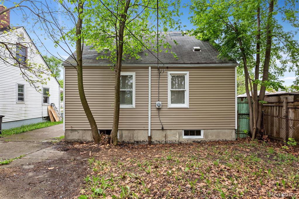 7344 WESTWOOD Street, Detroit, MI 48228 — Photo 24