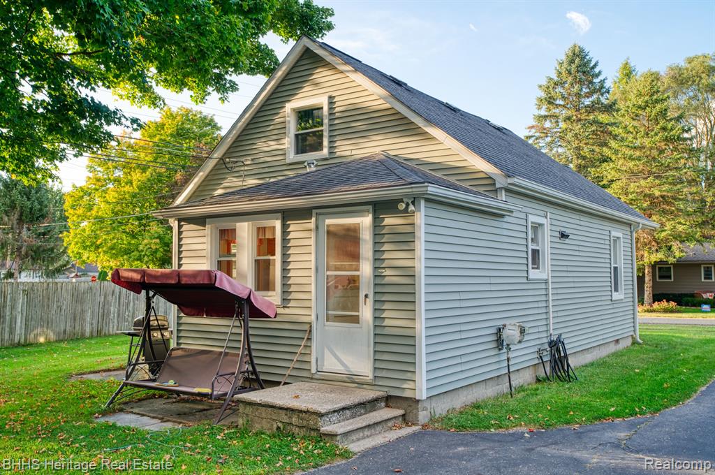 316 E WALNUT Street, Webberville, MI 48892 — Photo 25