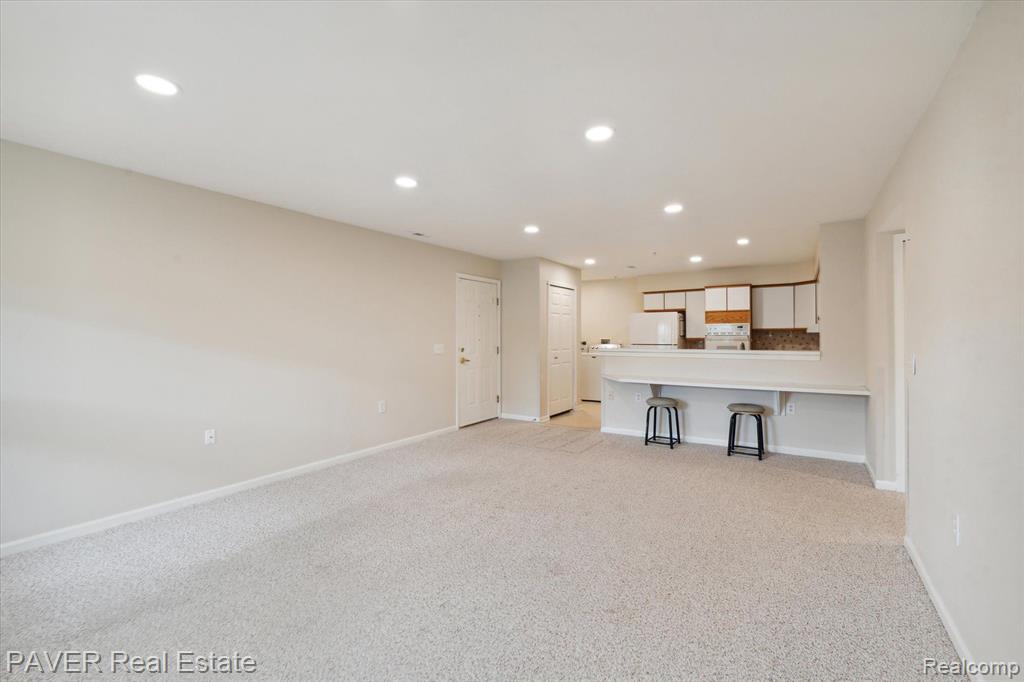 1565 WEATHERSTONE Drive, Ann Arbor, MI 48108 — Photo 11