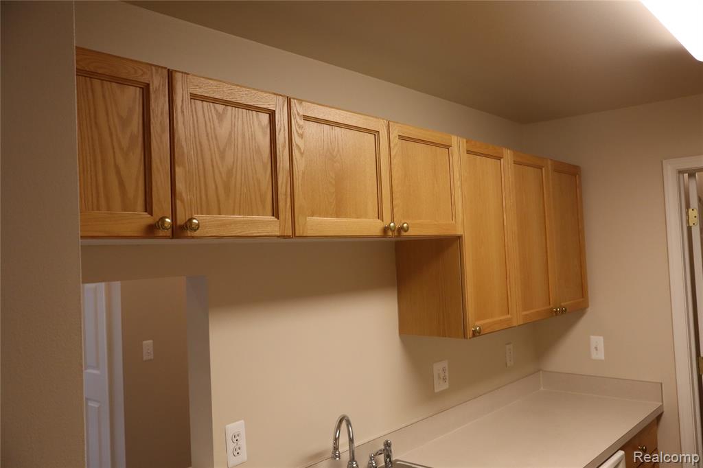 4580 BERKSHIRE Drive, Sterling Heights, MI 48314 — Photo 15