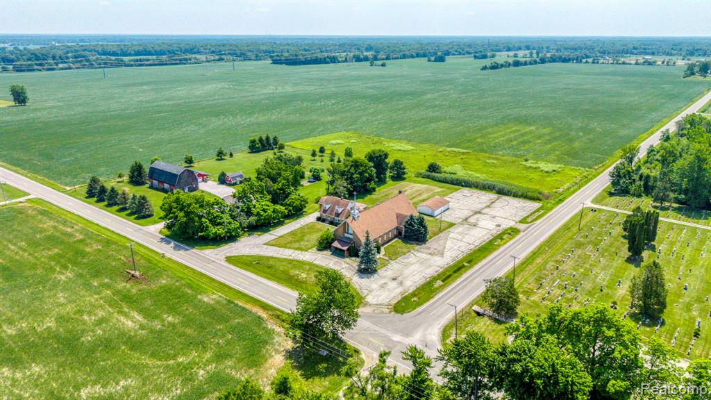 9735 Dolan Road, Columbus, MI — Photo 10