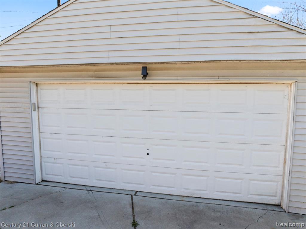 8242 RIVERDALE Street, Dearborn Heights, MI 48127 — Photo 28