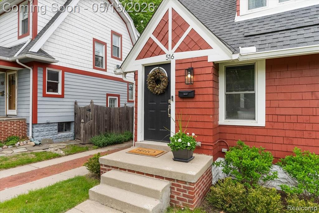 516 Woodcrest Drive, Royal Oak, MI 48067 — Photo 2