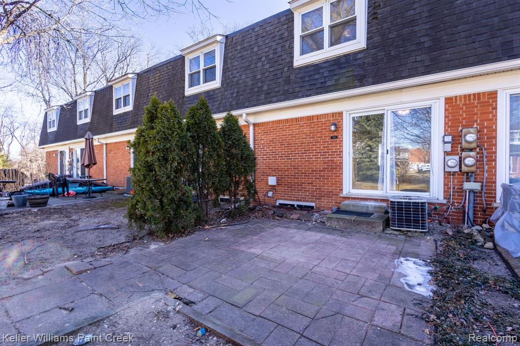 45598 BIRCHCREST Street, Utica, MI 48317 — Photo 18