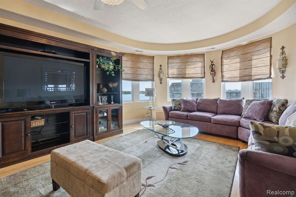 8162 E JEFFERSON Avenue, 7B, Detroit, MI 48214 — Photo 16