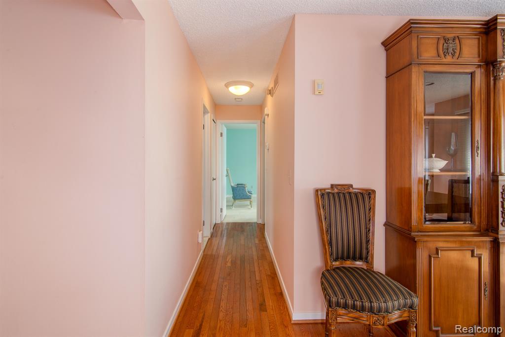 7075 ELMHURST, West Bloomfield, MI — Photo 11