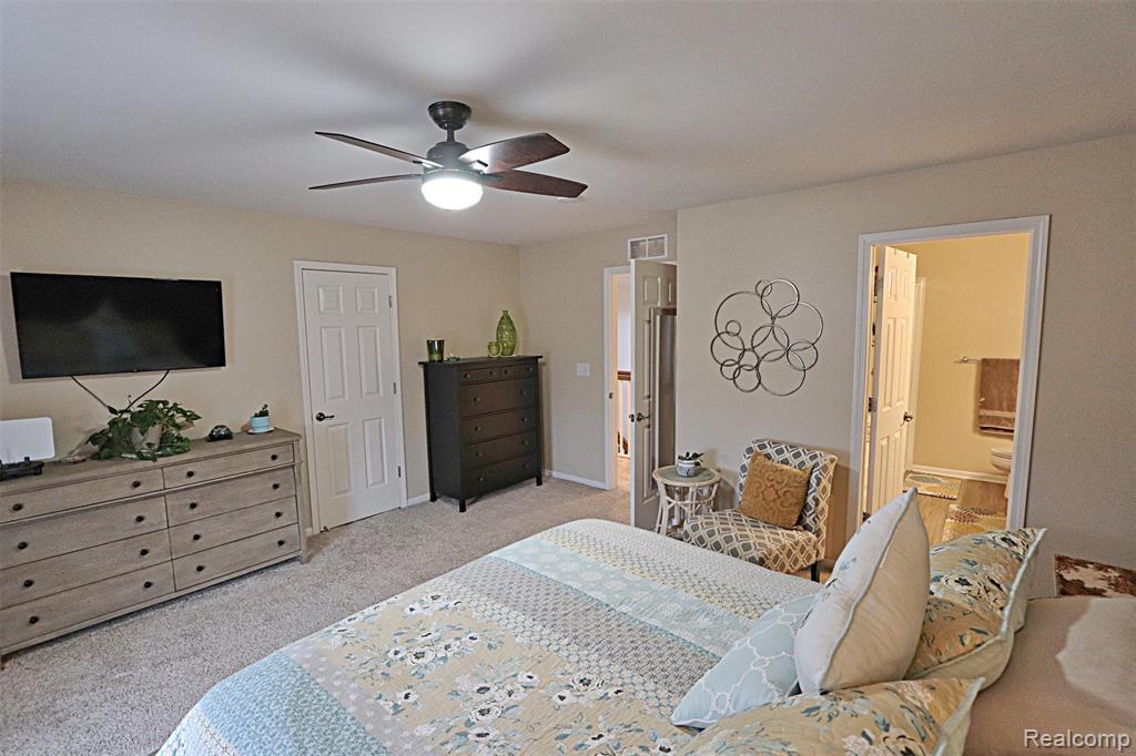 10139 Ridge Run Street, 9, Howell, MI 48855 — Photo 22