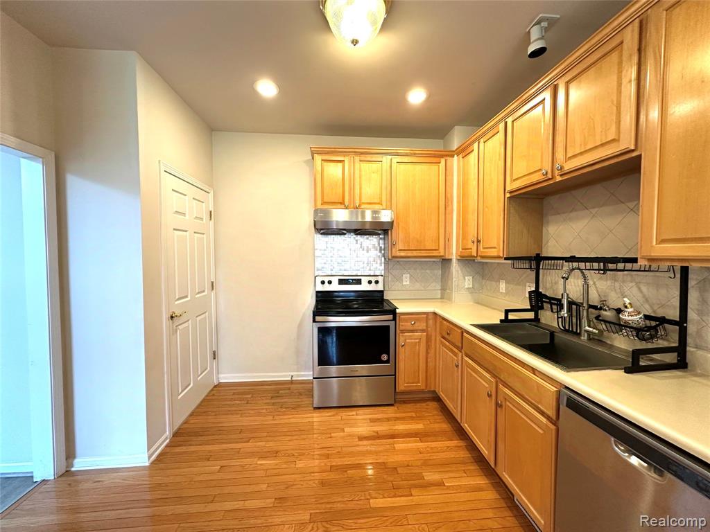 41827 Yeats Drive, Novi, MI — Photo 12