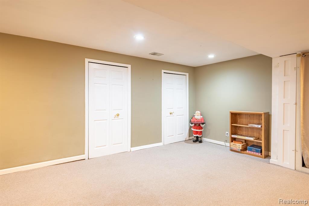 49035 QUAIL RUN Drive S, Plymouth, MI 48170 — Photo 47