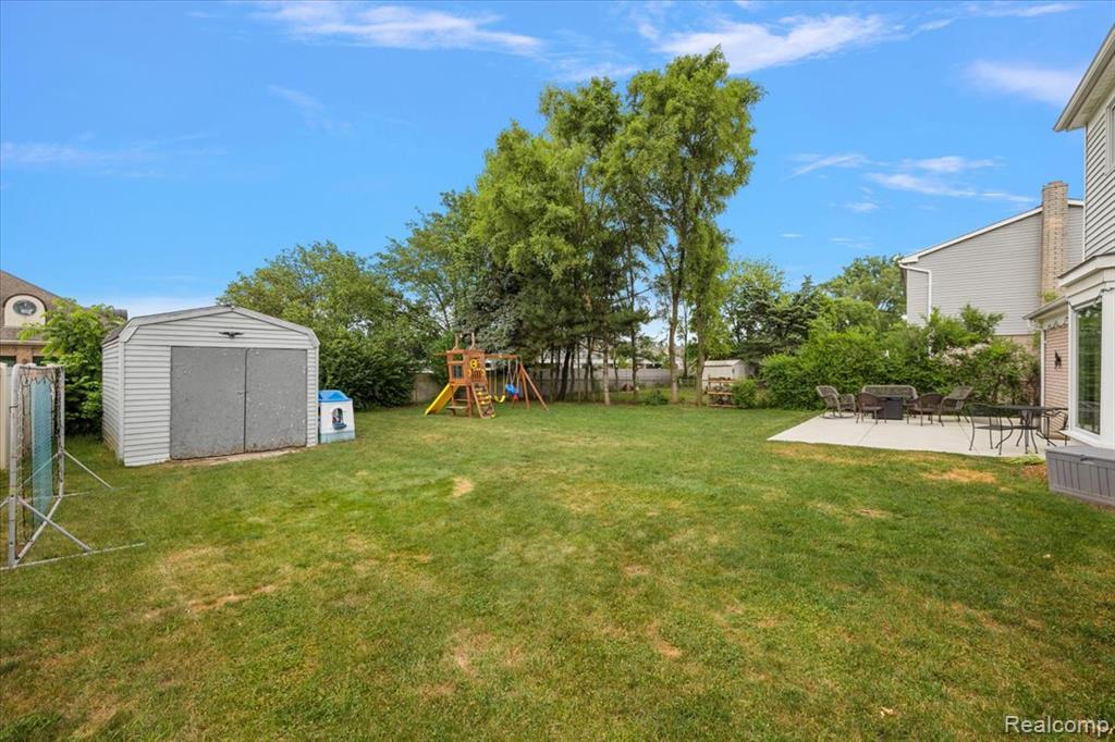 43456 Hartwick Drive, Sterling Heights, MI 48313 — Photo 37