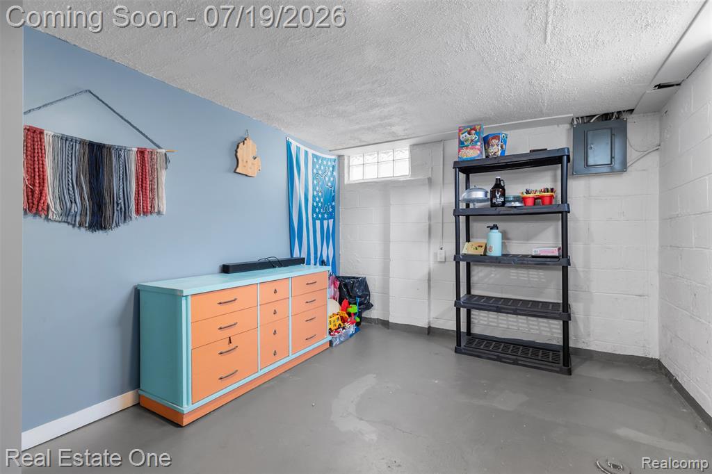 483 Kings Highway, Wyandotte, MI 48192 — Photo 19