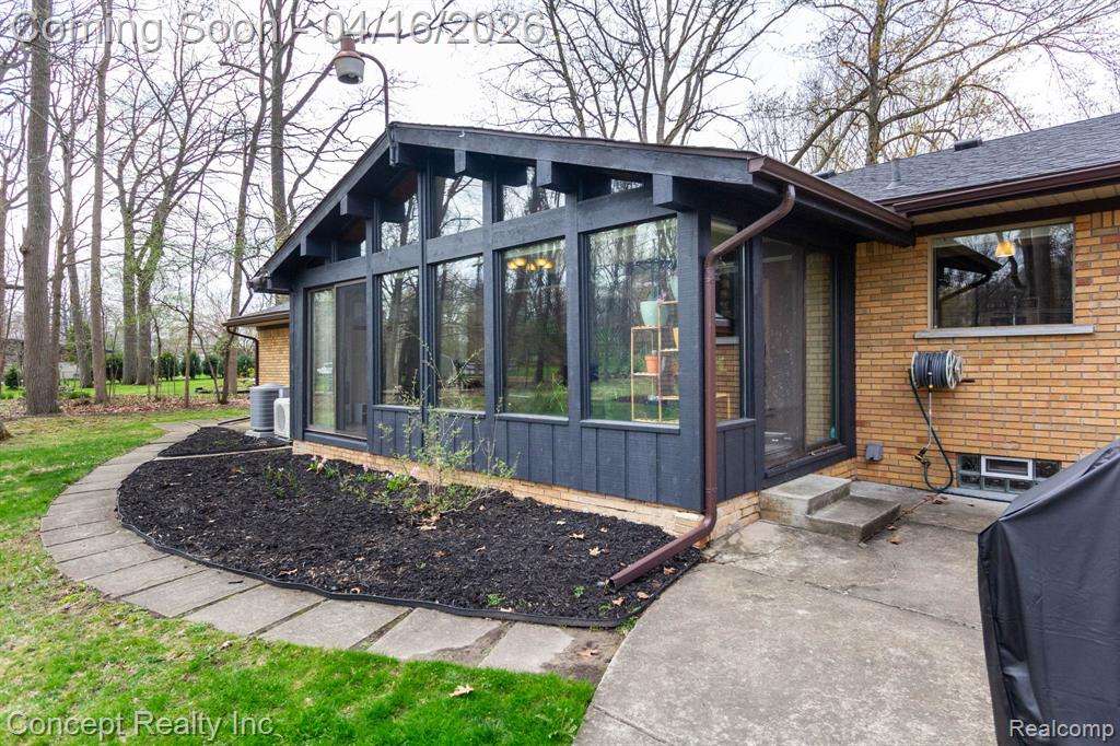 21247 Shurley Drive, Grosse Ile, MI 48138 — Photo 41