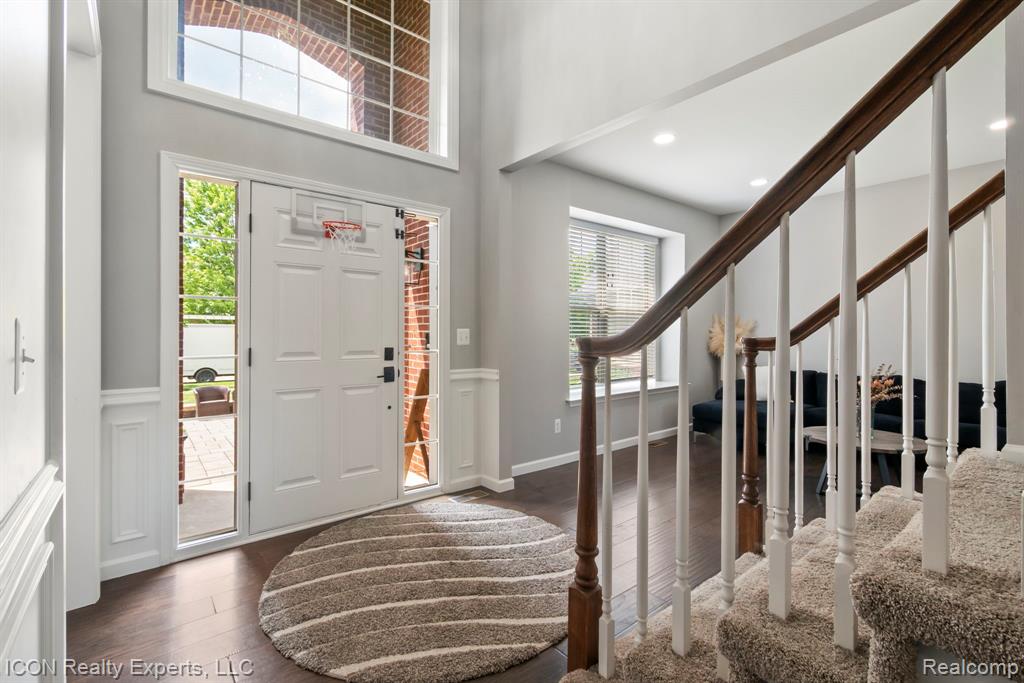 884 Grandview Drive, Commerce Twp, MI 48390 — Photo 6