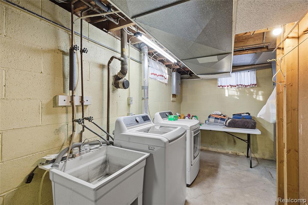 3679 Old Farm Lane, Fort Gratiot, MI 48059 — Photo 30