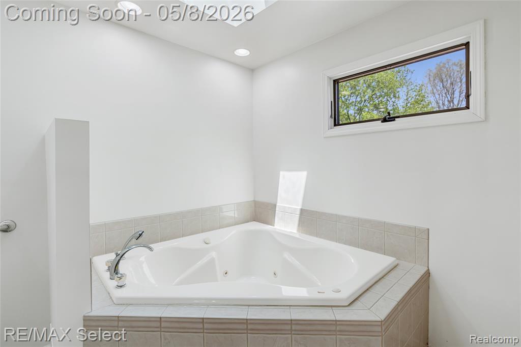 9607 Creek View Court, Davison, MI 48423 — Photo 38