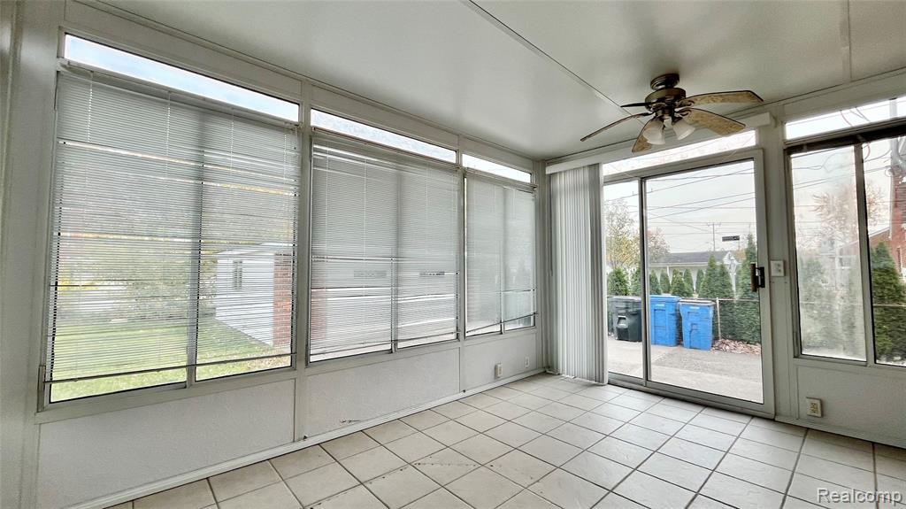 8252 Dale Street, Dearborn Heights, MI 48127 — Photo 17