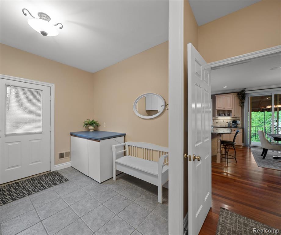 17747 PARKSHORE Drive, Northville, MI 48168 — Photo 37