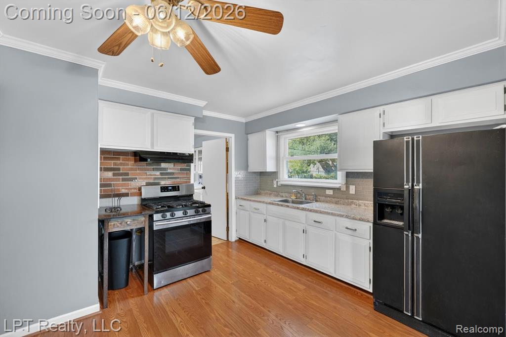 806 E Barrett Avenue, Madison Heights, MI 48071 — Photo 10