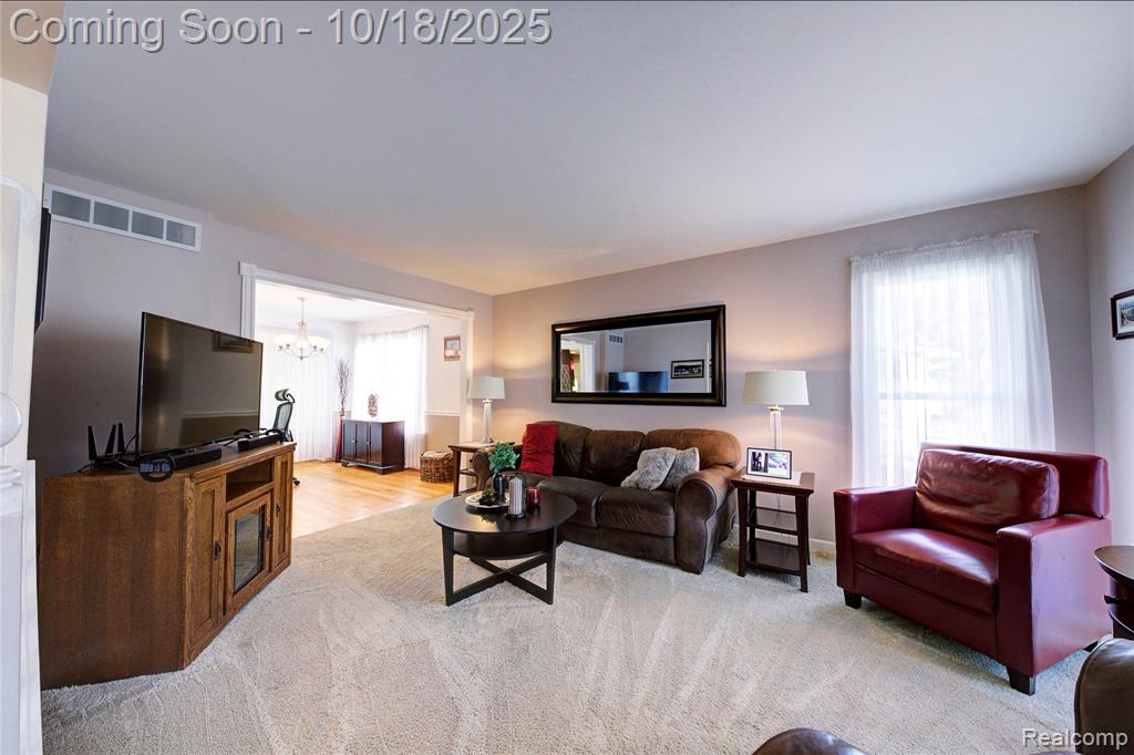 975 S Parkwood Drive, South Lyon, MI 48178 — Photo 21